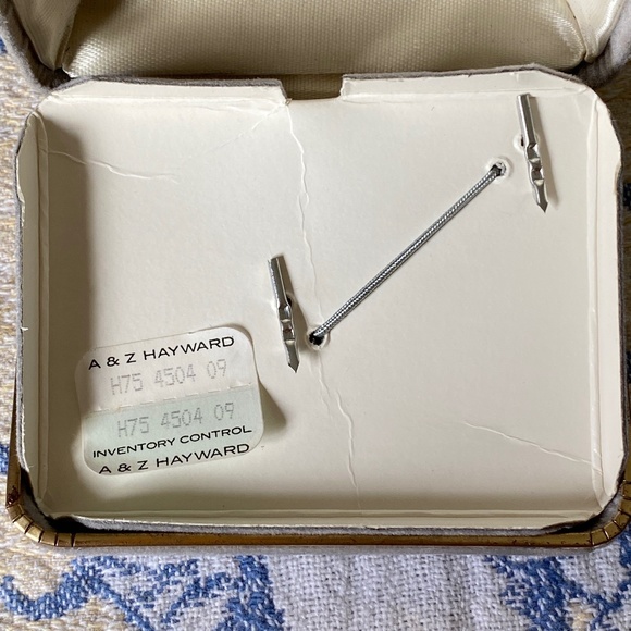 Gold Electroplate Keyring Satin Finish Rectangular - Picture 7 of 16